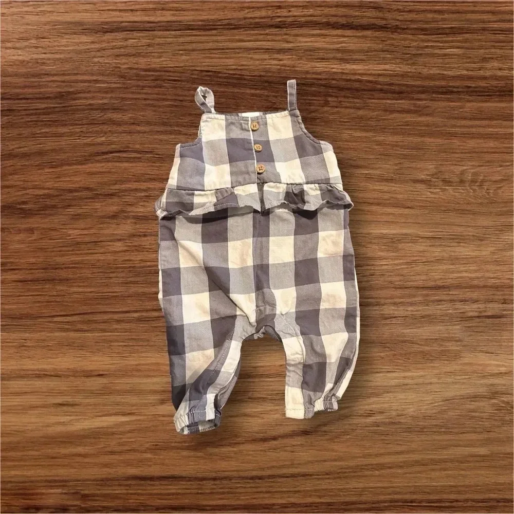 Carter’s Baby Jumpsuit Girls Size Newborn